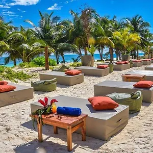 Hotell Mia Tulum Beachfront Resort - Ocean View Suites And Beach Club